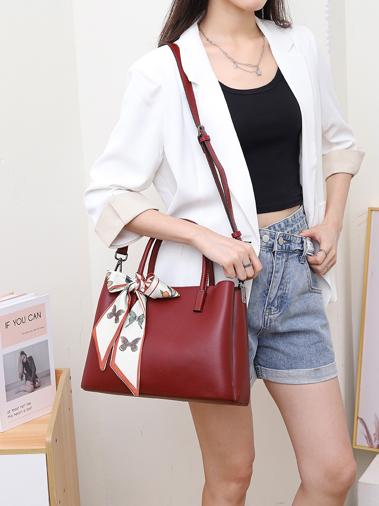 https://mevutu.vn/wp-content/uploads/2025/09/me-1267-do-1.jpg