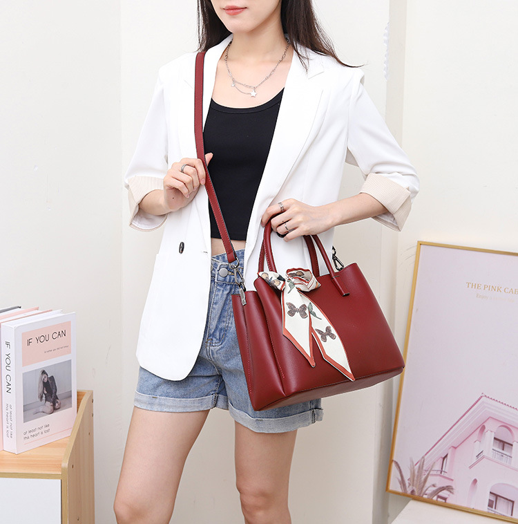 https://mevutu.vn/wp-content/uploads/2025/09/me-1267-do-2.jpg